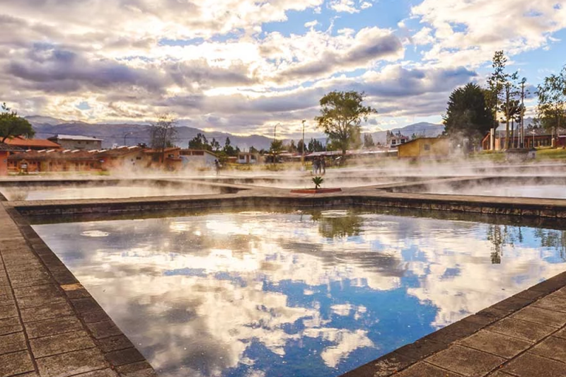 RELAJACIÓN IMPERIAL EN BAÑOS DEL INCA