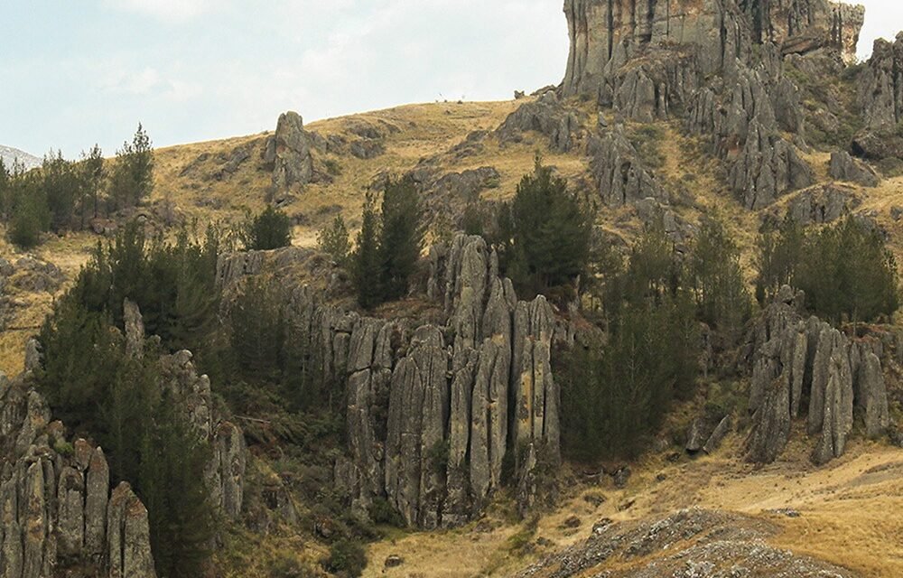 TOUR CUMBEMAYO: Bosque de Piedras y Acueductos Ancestrales
