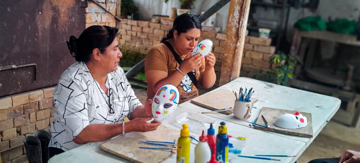 MEDIO DÍA: MOLLEPAMPA ARTESANAL – EXPERIENCIA EN TALLER DE CERÁMICA Y MASCARITAS DEL CARNAVAL